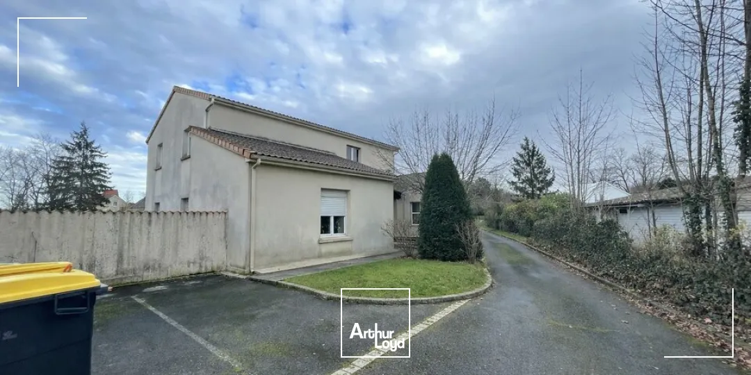 IMMEUBLE DE BUREAUX AVEC PARKING PRIVATIF À VENDRE  POITIERS  PROCHE CENTRE-VILLE ET AXES  FORT POTENTIEL TERTIAIRE