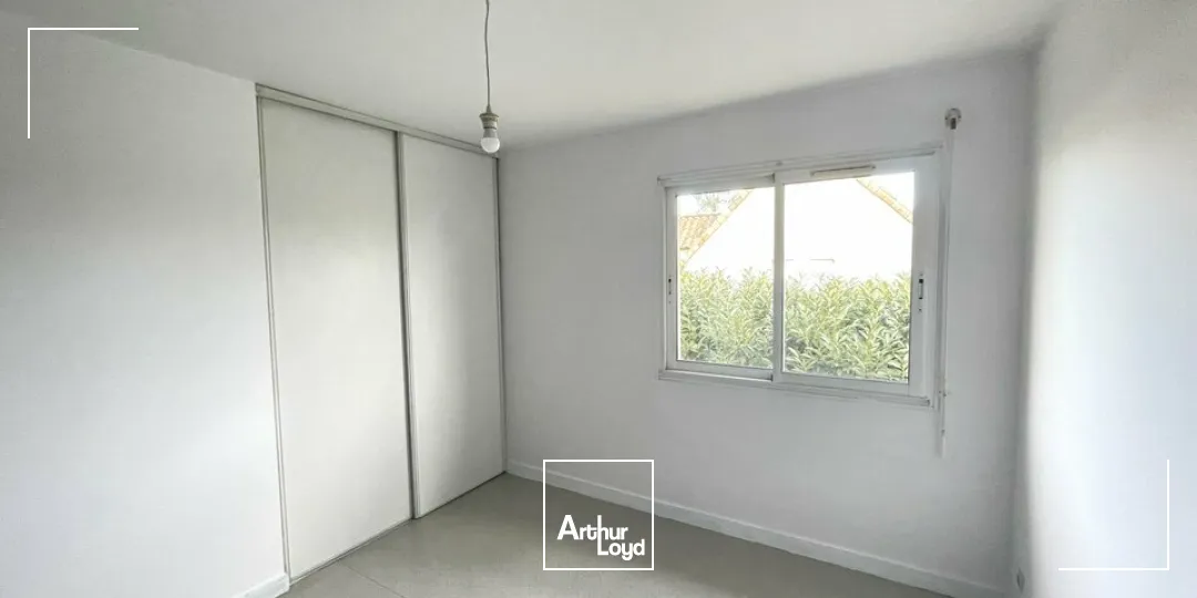 IMMEUBLE DE BUREAUX AVEC PARKING PRIVATIF À VENDRE  POITIERS  PROCHE CENTRE-VILLE ET AXES  FORT POTENTIEL TERTIAIRE