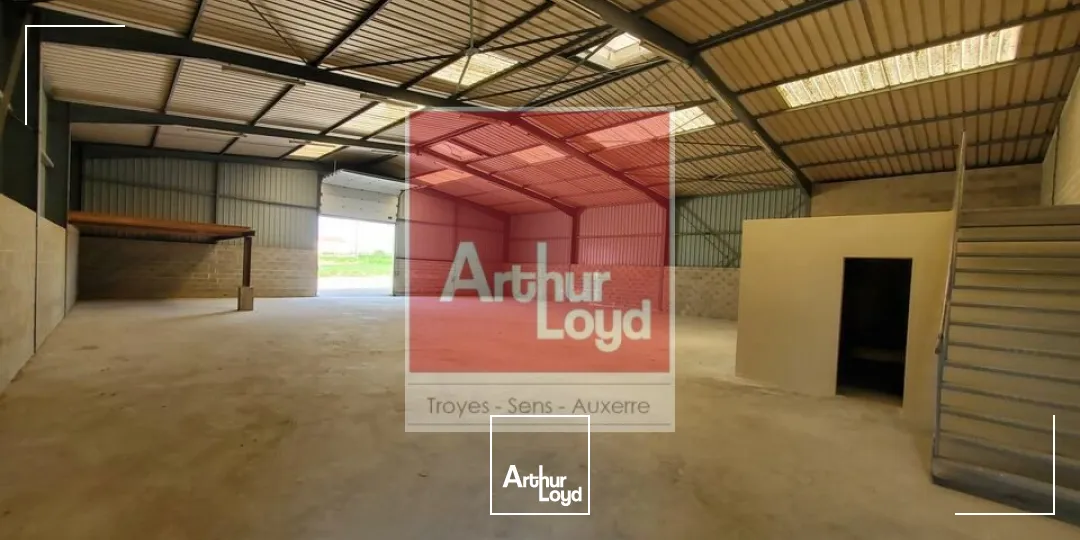 Batiment activité 850 m² (350 m² bureaux)