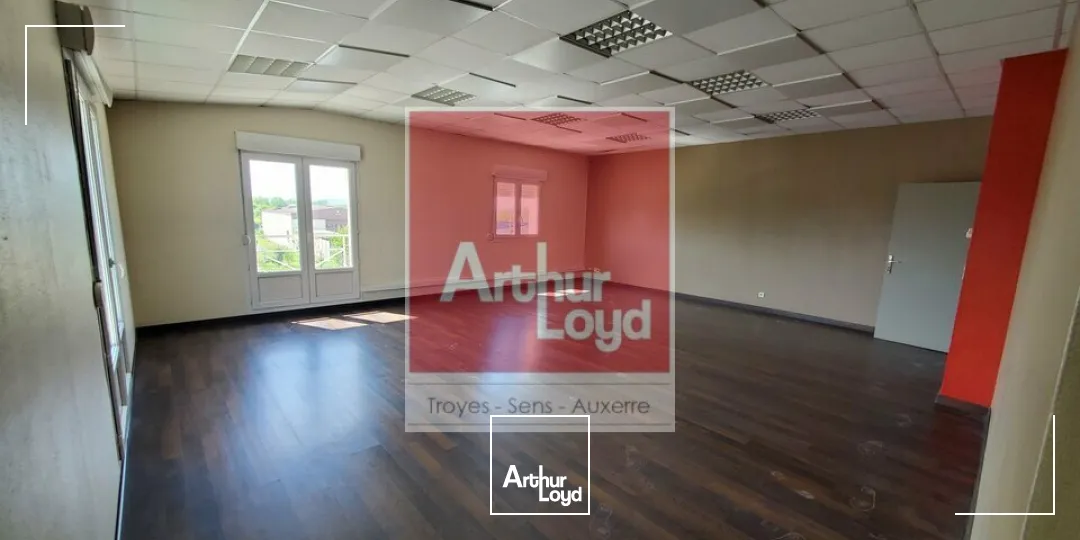 Batiment activité 850 m² (350 m² bureaux)