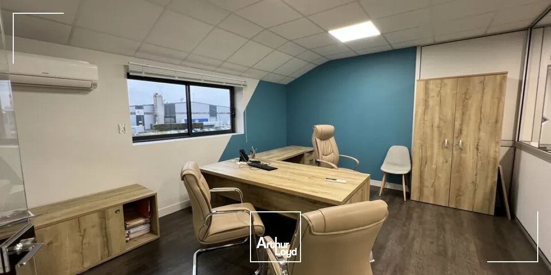 Bâtiment de bureaux avec entrepôts à COGNAC