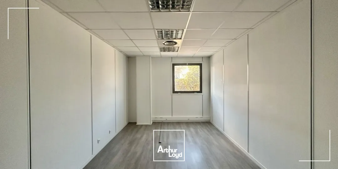 Immeuble mixte indépendant de plain pied à LOUER sur le Pôle d'Activités d'AIX EN PROVENCE