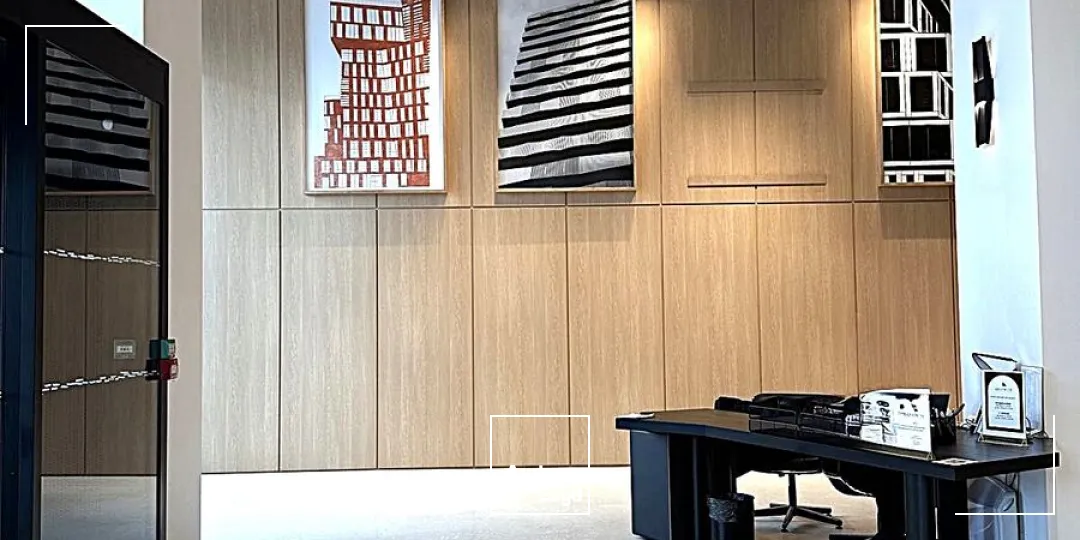 Bureaux à louer Paris 17 - Immeuble indépendant récent, plateaux lumineux et fonctionnels, excellente accessibilité par métro ligne 14