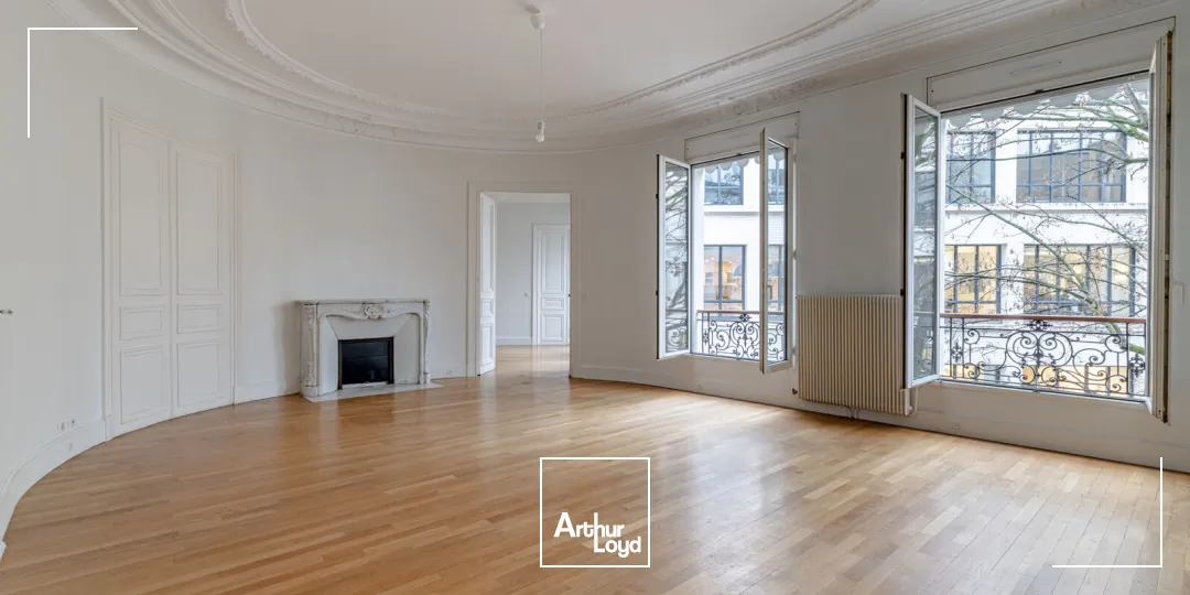 Bureaux à louer à PARIS 75008