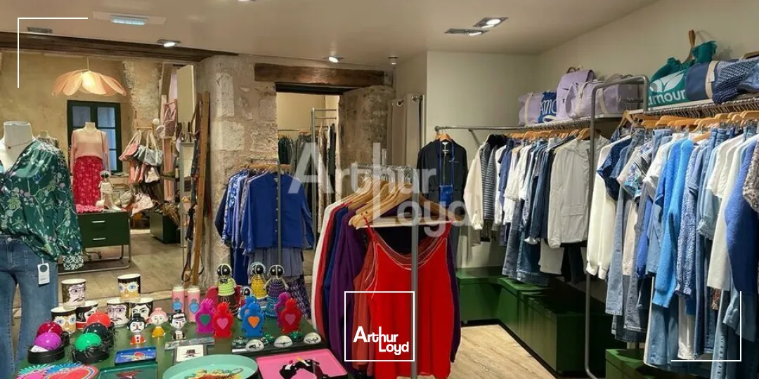 BLOIS HYPERCENTRE - LOCATION LOCAL COMMERCIAL DE 185 M² - TOP N°1