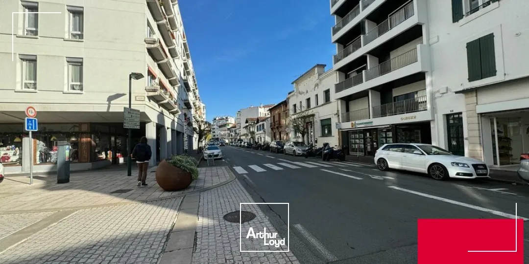 PLEIN CENTRE - SAINT-JEAN-DE-LUZ - 40M2