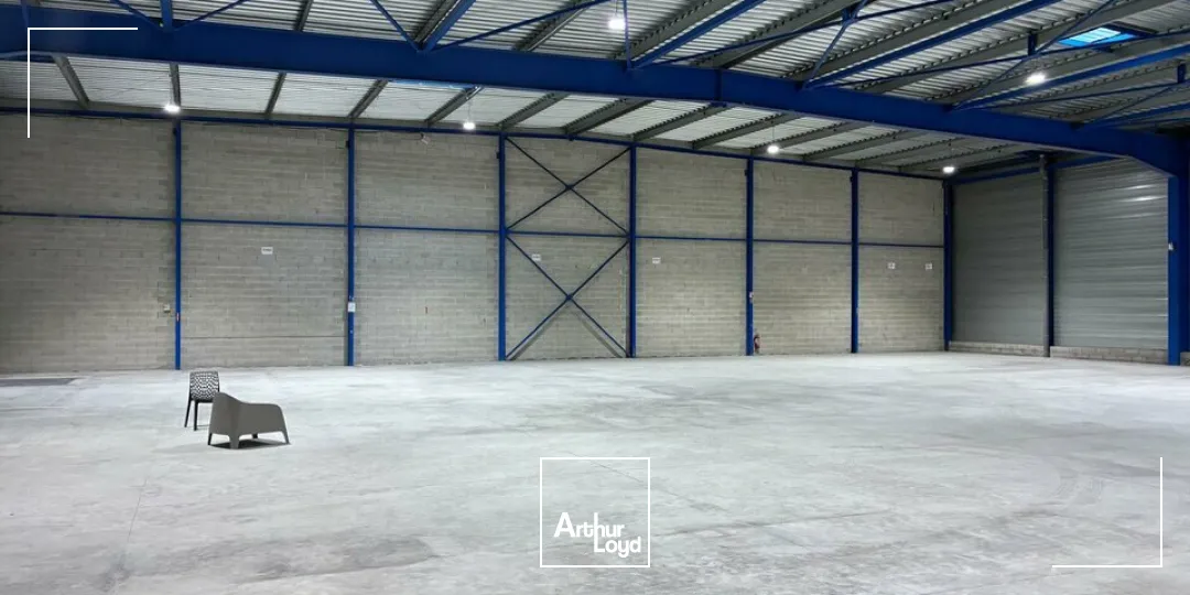 A louer - Entrepôt de 1240m2 avec bureaux secteur FARMAN Reims