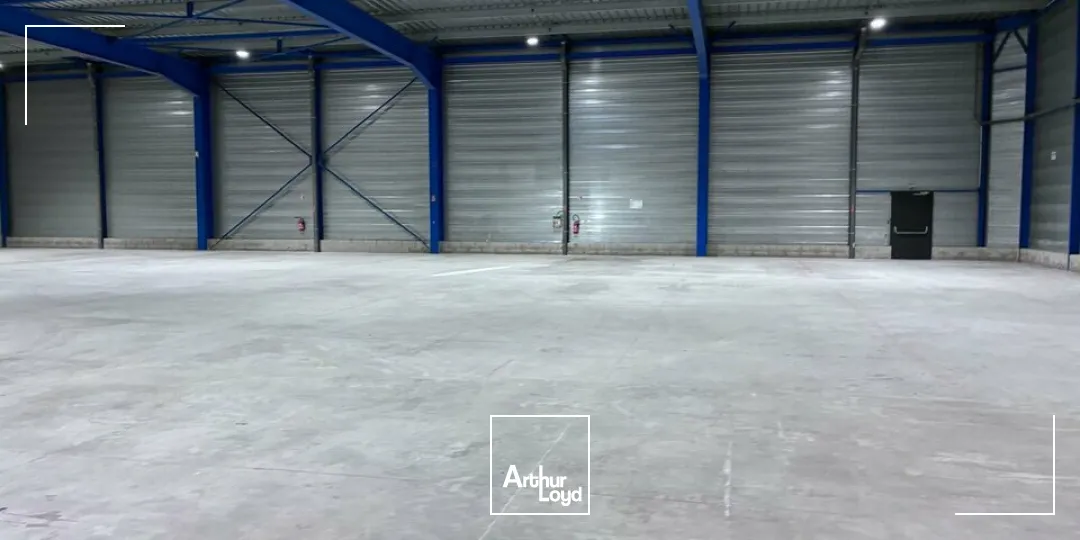 A louer - Entrepôt de 1240m2 avec bureaux secteur FARMAN Reims