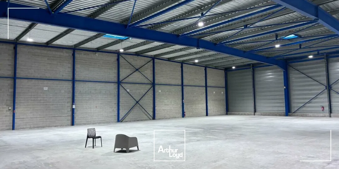 A louer - Entrepôt de 1240m2 avec bureaux secteur FARMAN Reims