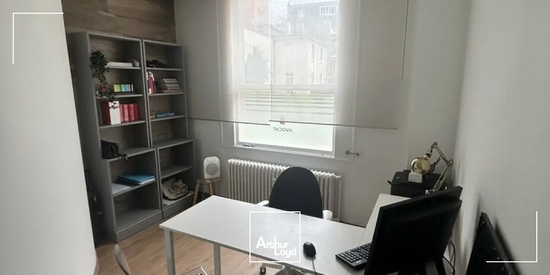 Local professionnel d'environ 50 m2 - REIMS CENTRE VILLE 