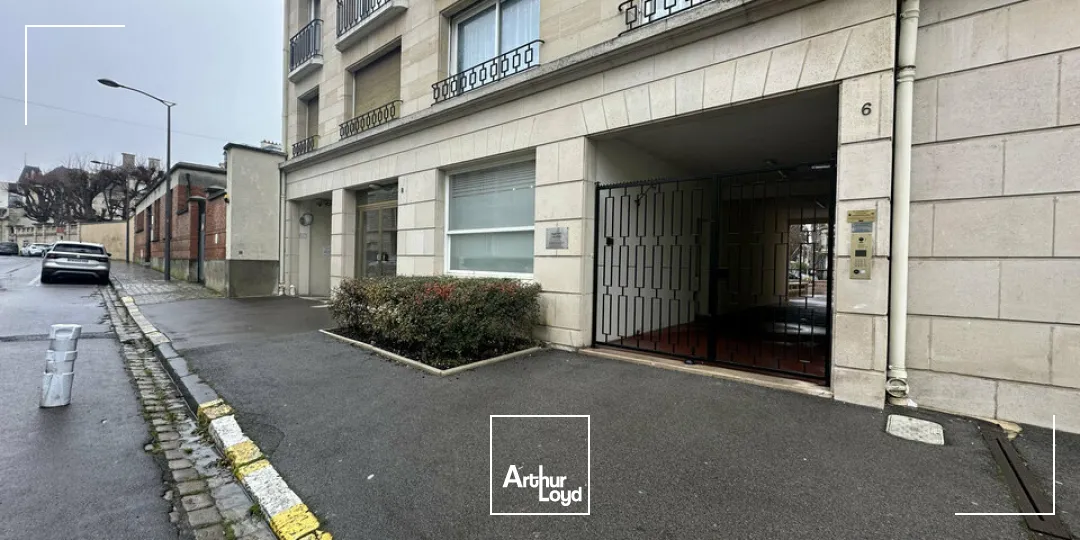 Local professionnel d'environ 50 m2 - REIMS CENTRE VILLE 