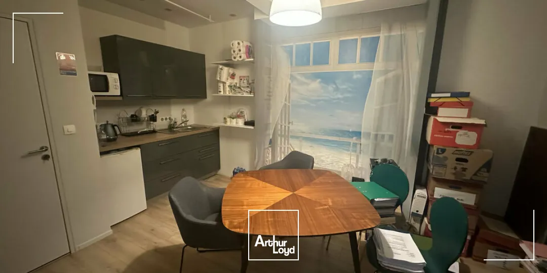 Local professionnel d'environ 50 m2 - REIMS CENTRE VILLE 