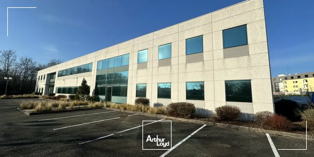 BUREAUX à LOUER de 2201 m²