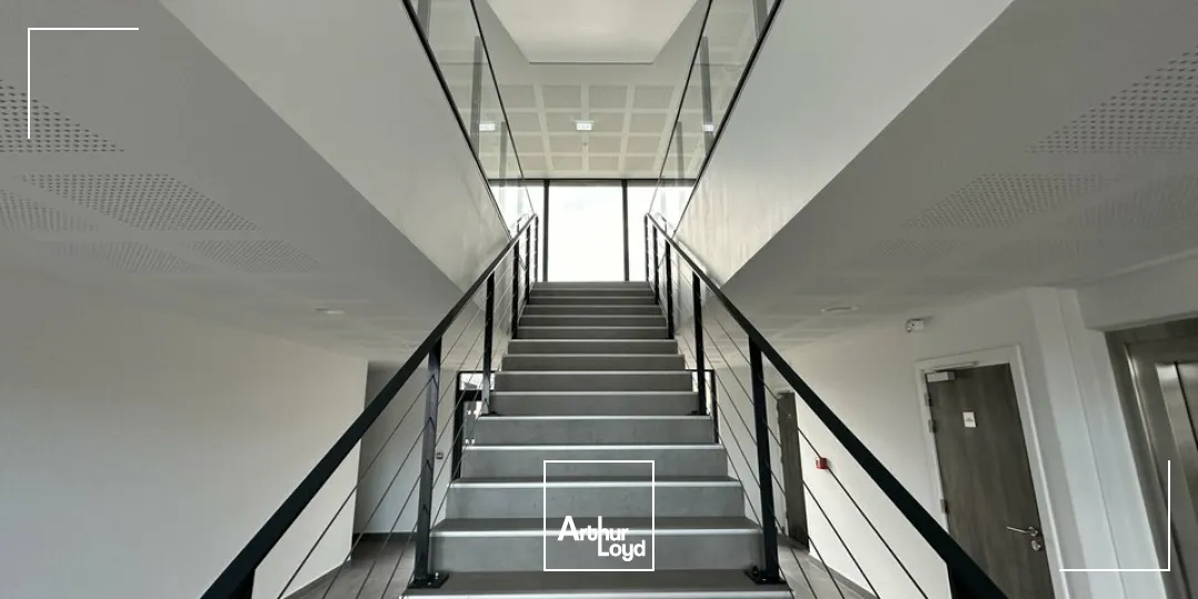 BUREAUX à LOUER de 597.2 m²