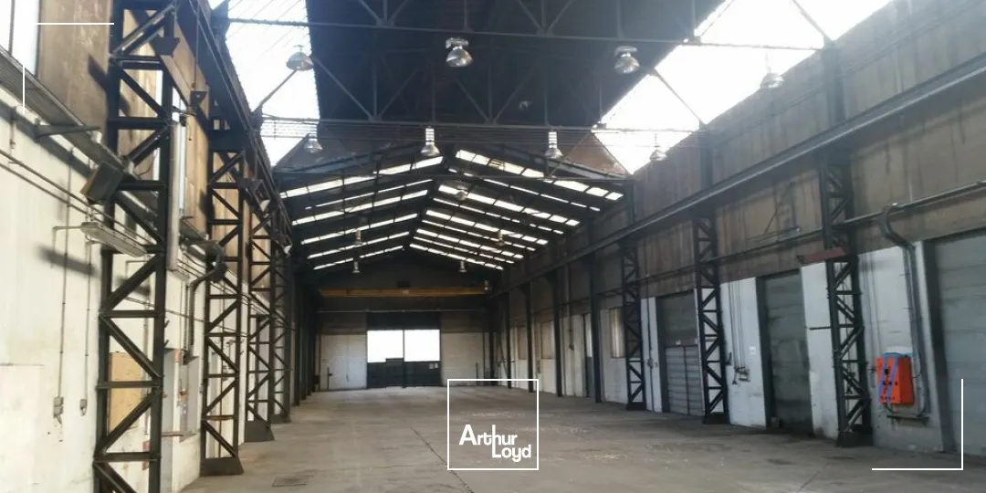 LOCAL D'ACTIVITE - ENTREPOT à VENDRE de 2530 m²