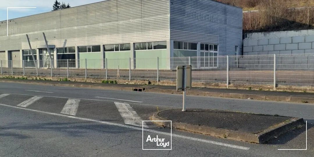 Bâtiment d'activités à louer  Brive-la-Gaillarde, zone artisanale à fort passage