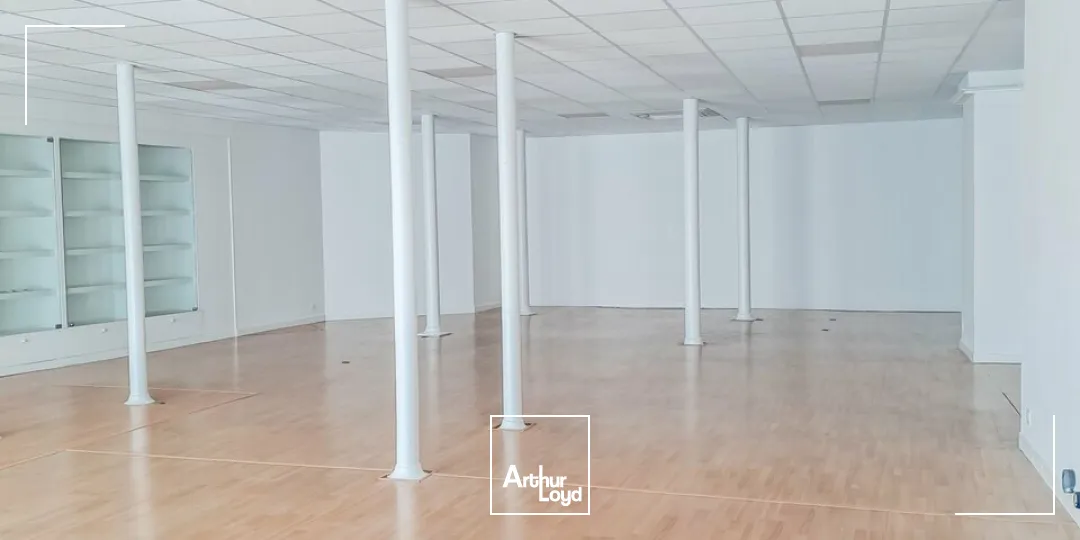 Local - 150 m² à louer  Brive-la-Gaillarde, axe passant