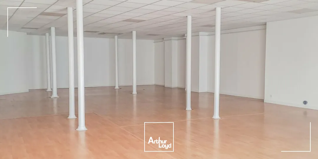 Local - 150 m² à louer  Brive-la-Gaillarde, axe passant