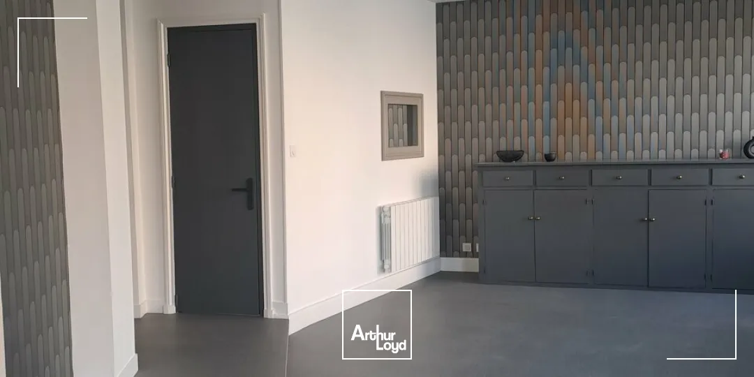 Bureaux 59 m² à louer  Centre-ville Brive-la-Gaillarde, axe passant