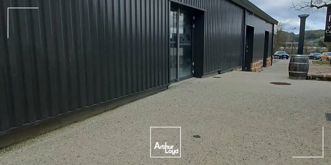 Cellule commerciale 117 m² à louer  Zone Commerciale, Saint-Pantaléon-de-Larche
