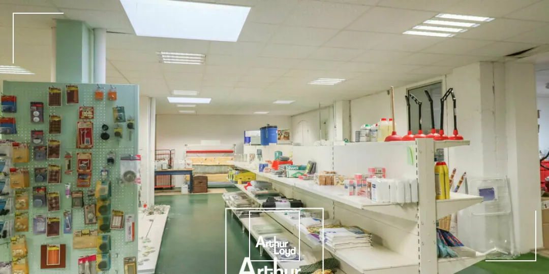 Local commercial avec GARAGE - centre ville - Brive