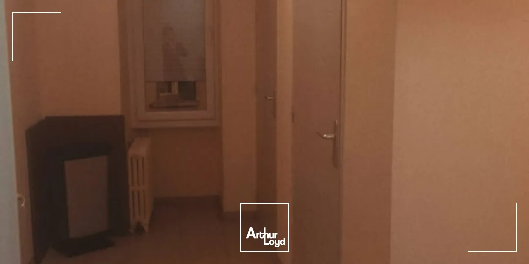 Plateau de bureaux rénové de 107 m² à vendre  Situation premium sur les quais de Tulle