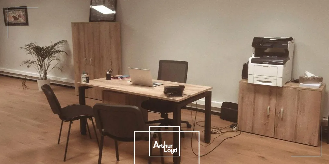 Plateau de bureaux rénové de 107 m² à vendre  Situation premium sur les quais de Tulle