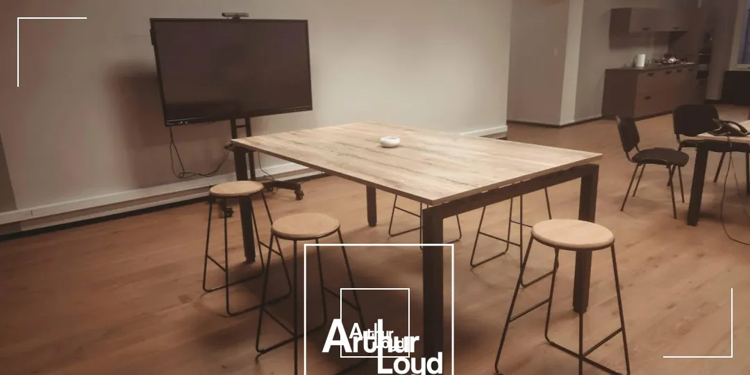 Plateau de bureaux rénové de 107 m² à vendre  Situation premium sur les quais de Tulle