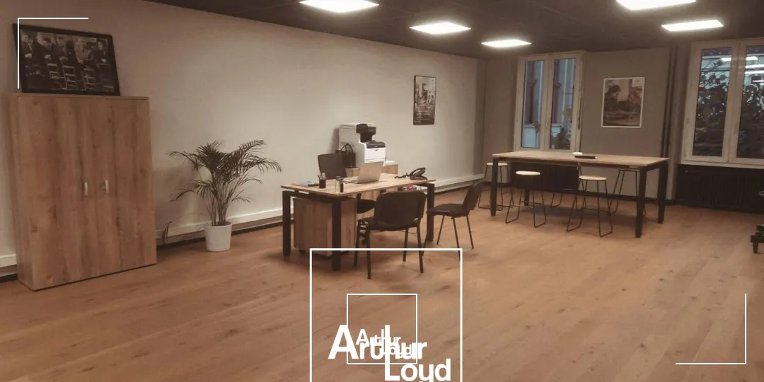 Plateau de bureaux rénové de 107 m² à vendre  Situation premium sur les quais de Tulle