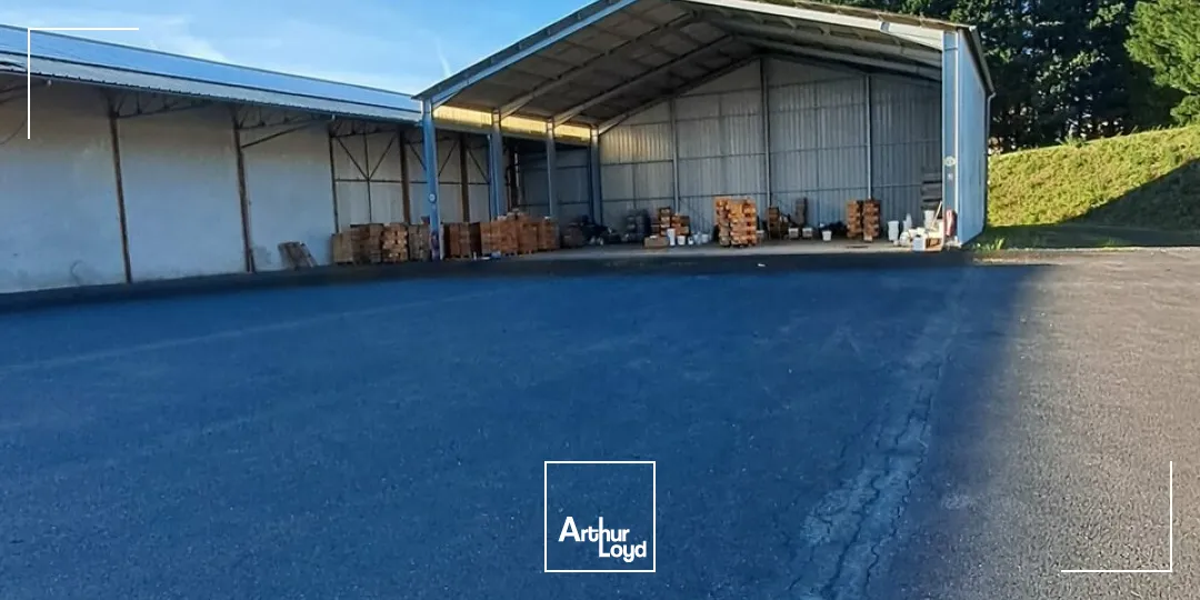 LOCAL D'ACTIVITE - ENTREPOT vente à ARNAC-POMPADOUR 19230