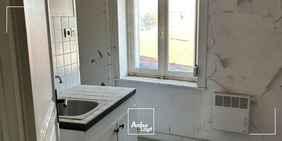 Local commercial à louer - Hyper centre de Carvin, surface de 540 m² avec belle visibilité et fort potentiel 