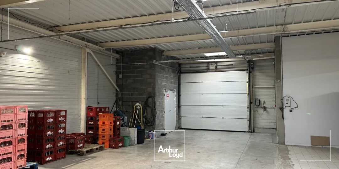 EXCLUSIVITÉ ARTHUR LOYD - LOCAL COMMERCIAL INDÉPENDANT À VENDRE / 1&nbsp;235m2 env et 83 places de parkings VL