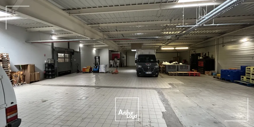 EXCLUSIVITÉ ARTHUR LOYD - LOCAL COMMERCIAL INDÉPENDANT À VENDRE / 1&nbsp;235m2 env et 83 places de parkings VL