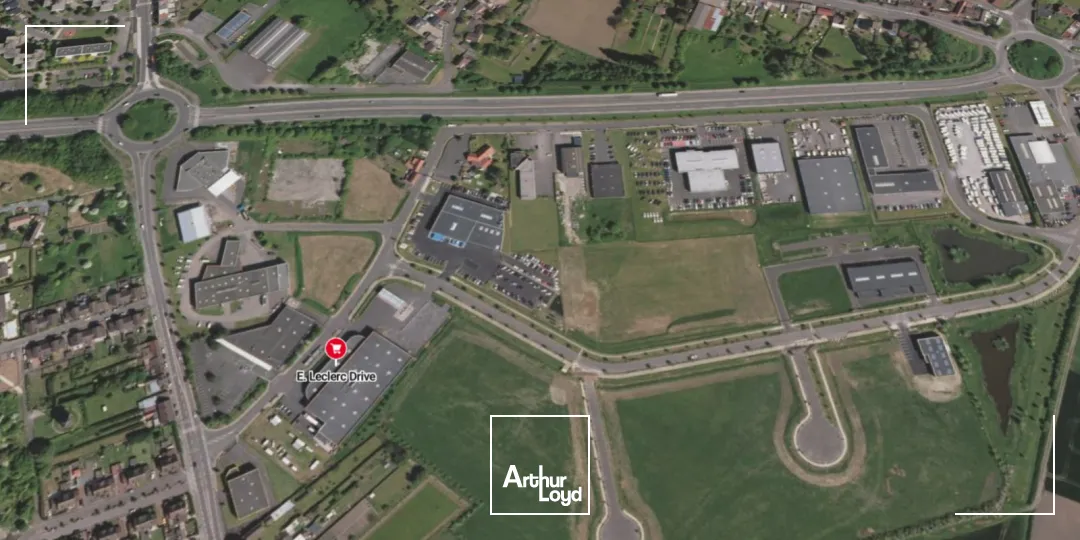 EXCLUSIVITÉ ARTHUR LOYD - LOCAL COMMERCIAL INDÉPENDANT À LOUER / 1&nbsp;235m2 env et 83 places de parkings VLDisponible à la location 