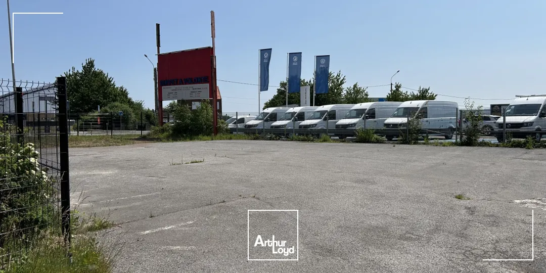 Local Commercial à Louer - Emplacement Premium avec Forte Visibilité - Porte Nord Bruay-la-BuissièreDisponible à la location 