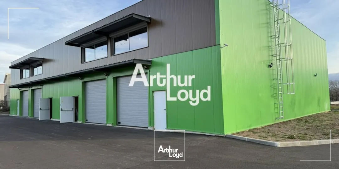 LOCAL D'ACTIVITÉ DE 700 m² DIVISIBLE AVEC 2200m² DE TERRAIN 