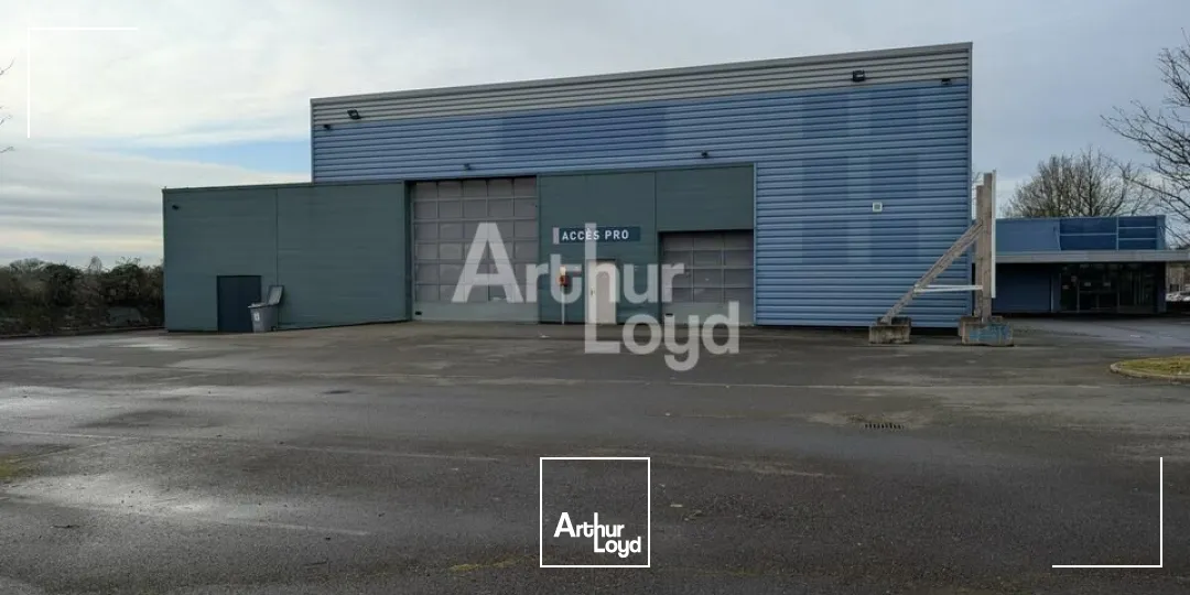 VITRE - LOCAL D'ACTIVITE INDEPENDANT A LOUER - DIVISIBLE