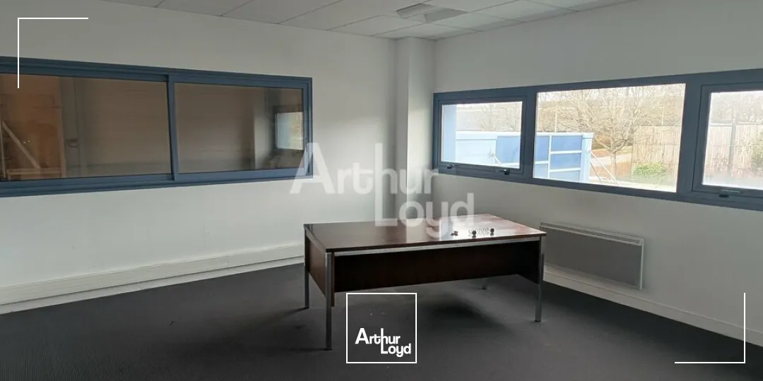 VITRE - LOCAL D'ACTIVITE INDEPENDANT A LOUER - DIVISIBLE