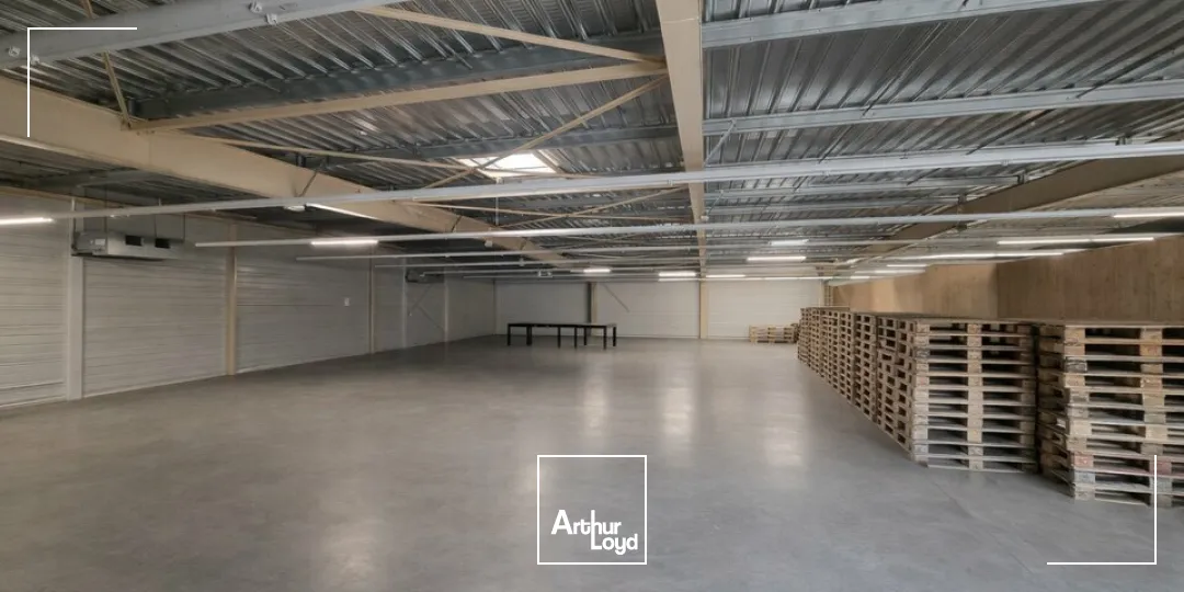 Locaux commerciaux - Location - AZAY LE BRULE - 79400 - 820-820 - 7606043