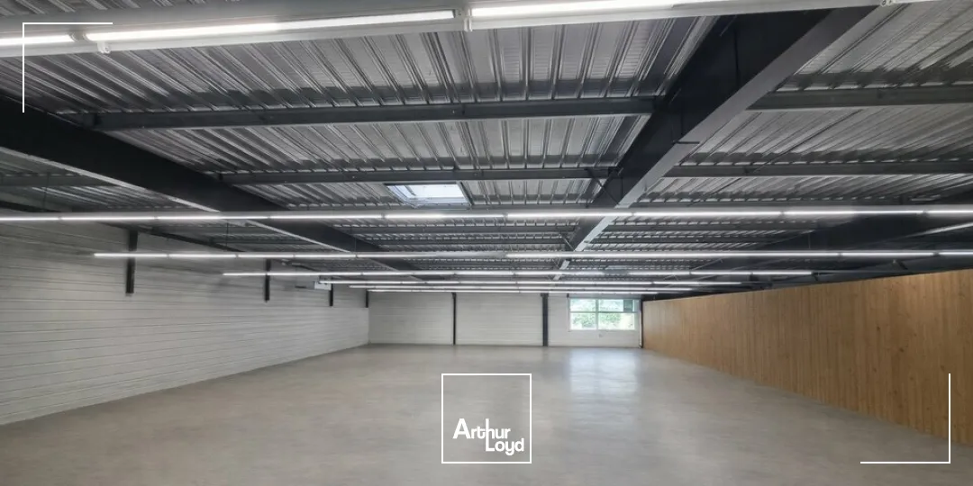 Locaux commerciaux - Location - AZAY LE BRULE - 79400 - 820-820 - 7606041