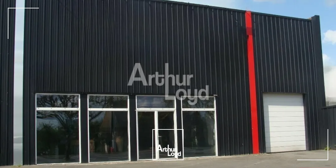 CHATEAUROUX - A LOUER - LOCAL COMMERCIAL de 300 m² - 2269