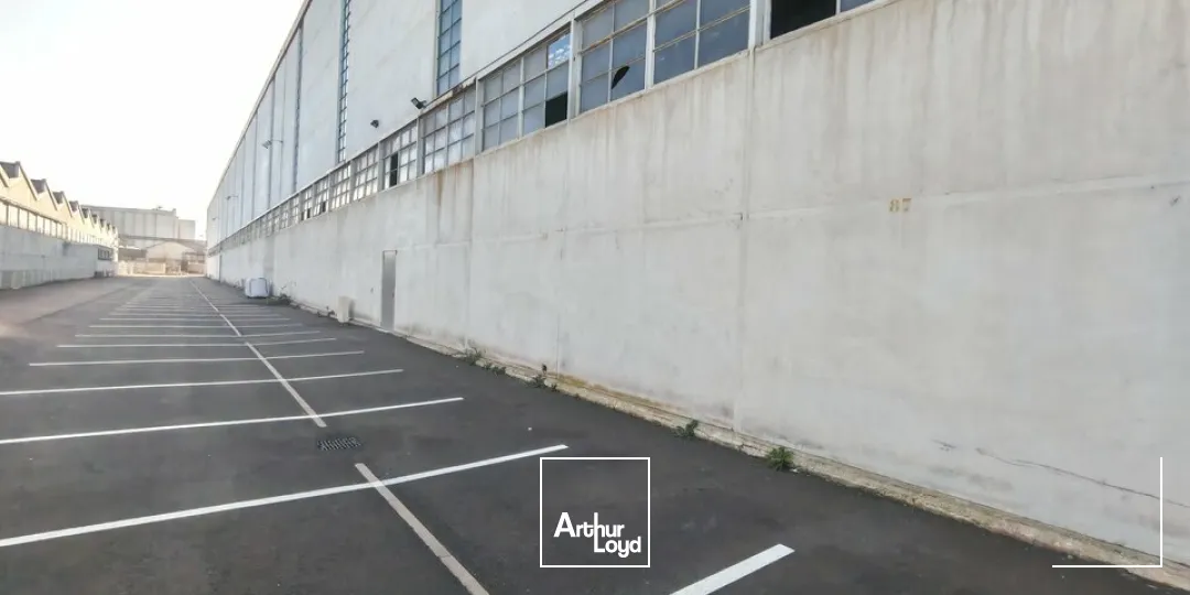 A Louer - Entrepôt de 2621,76m2 environ secteur ZI Parc Colbert à Reims