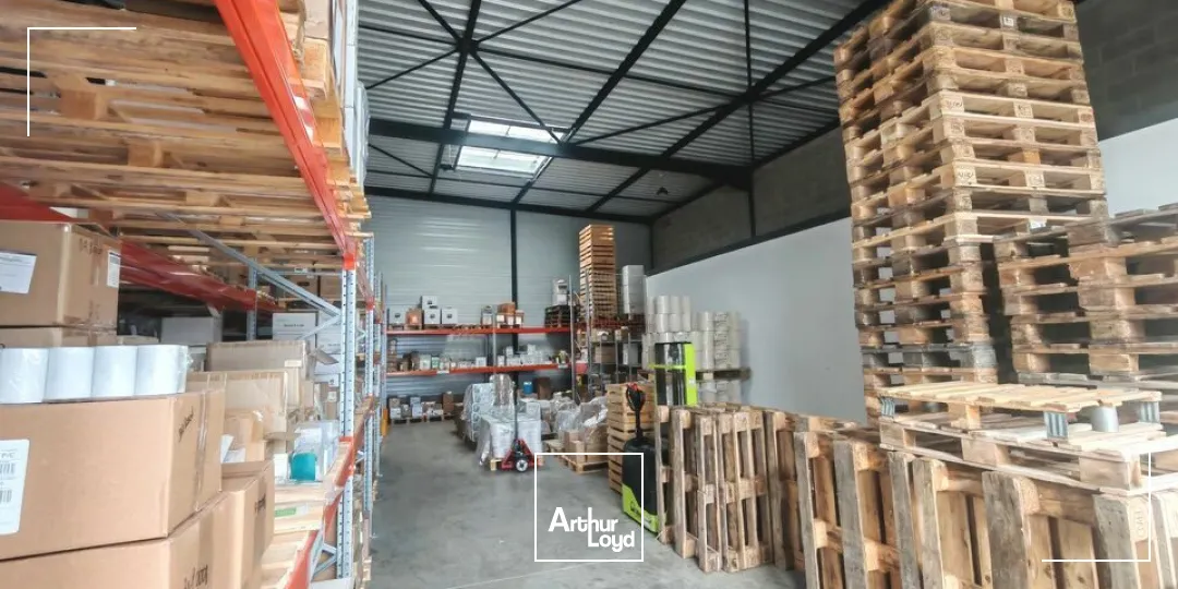 A Louer - Local d'activité de 258m2 avec bureaux secteur ZAC LA HUSSELLE