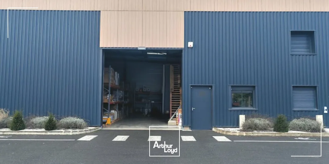 A Louer - Local d'activité de 258m2 avec bureaux secteur ZAC LA HUSSELLE