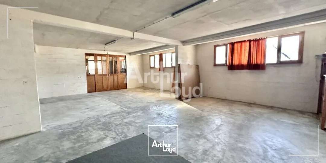 À LOUER  Local d'activité de 163 m²  La Ravoire 73490