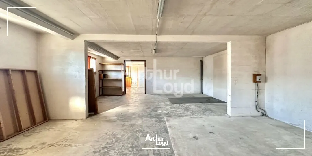 À LOUER  Local d'activité de 163 m²  La Ravoire 73490