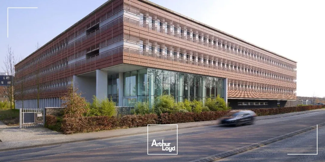 Bâtiment Indépendant 7&nbsp;800 m2 Parkings Sous-sol et Aériens - Villeneuve d'Ascq