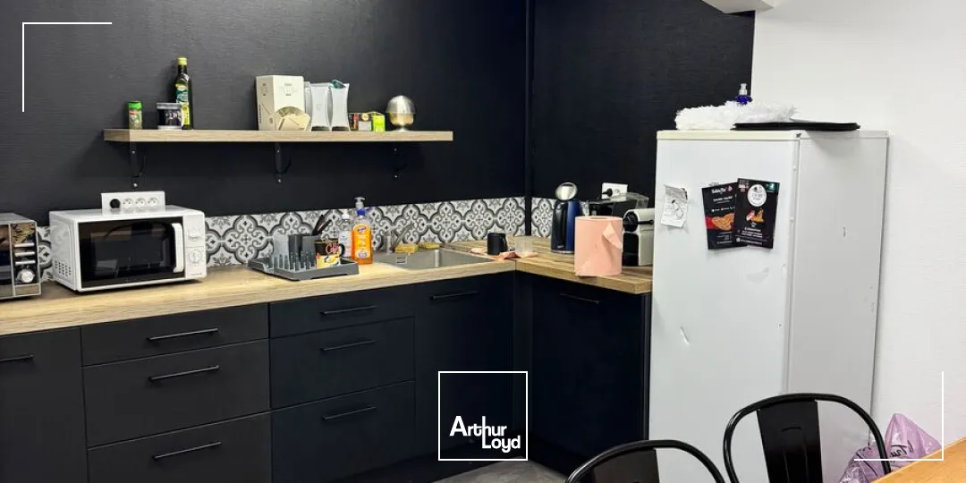 A VENDRE à MONS EN BAROEUL entrepot et bureau 