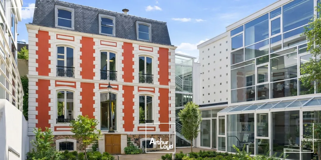 Immeuble exceptionnel de bureaux à acquérir à St Cloud, jardins et terrasses privatifs - Rare sur le secteur