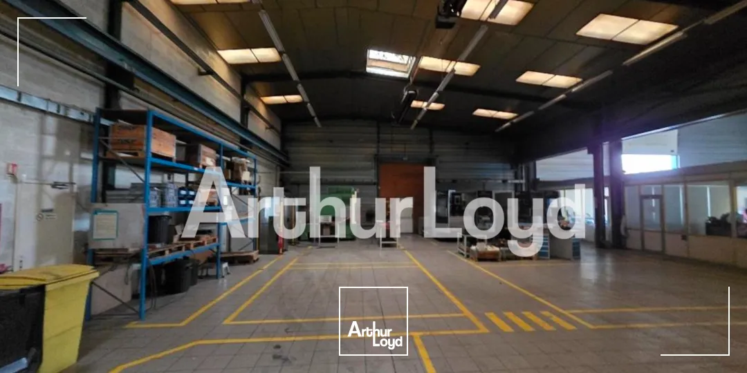 Local d'Activité 1650 m² - A VENDRE - MONDEVILLE